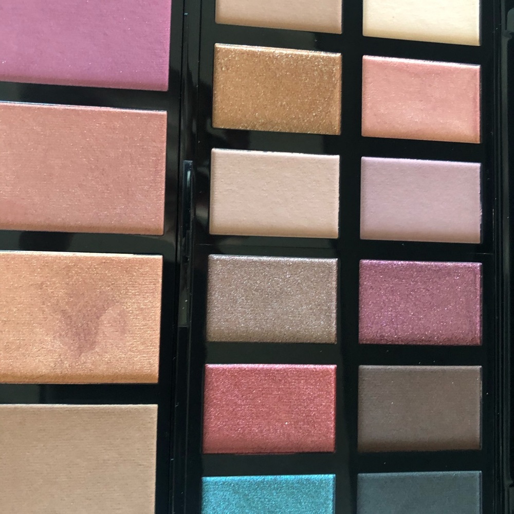 Lancome Eye Shadow and Blush Palette - Glow